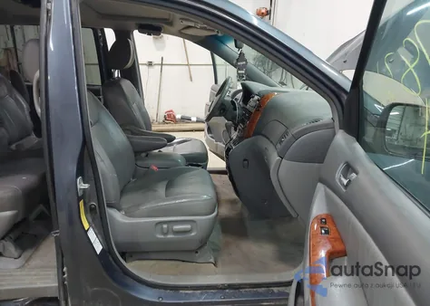 2010 Toyota Sienna Xle from USA, damaged, VIN 5TDDK4CC7AS033195